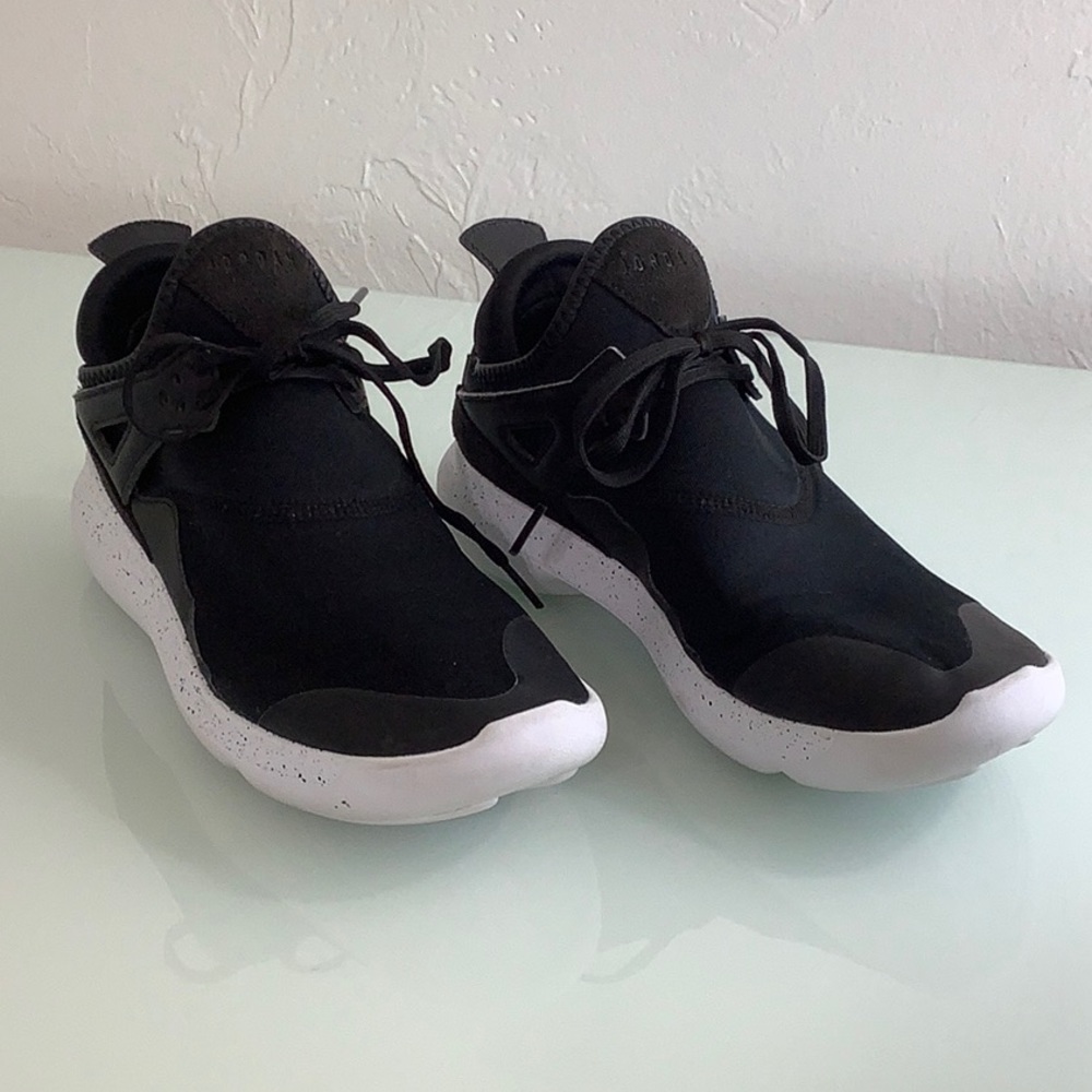 Nike Air Jordan Fly ‘89 BG Oreo trainer sneakers size 6.5 youth EUC